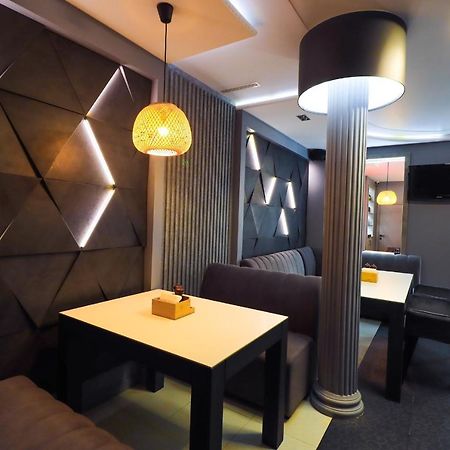 Altin Palace Comrat Luaran gambar