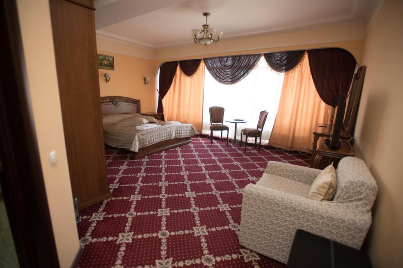 Altin Palace Comrat Luaran gambar