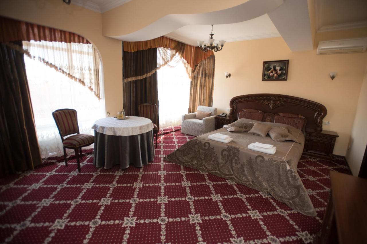 Altin Palace Comrat Luaran gambar