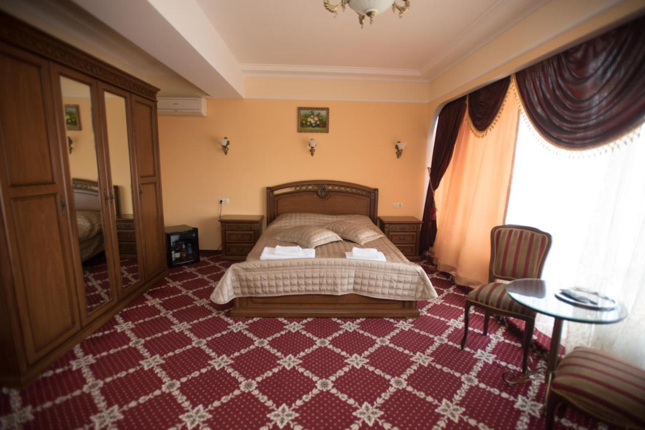 Altin Palace Comrat Luaran gambar