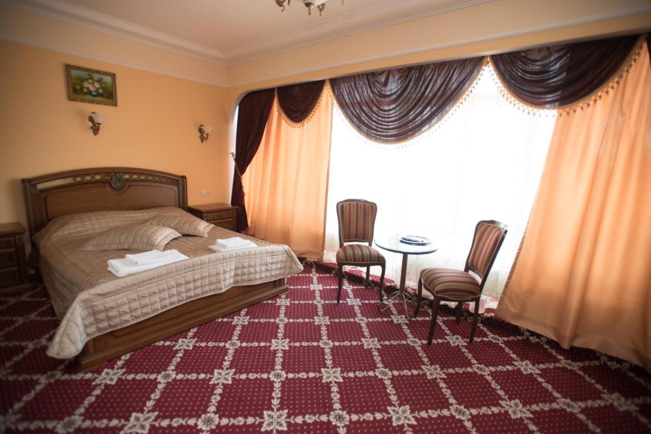 Altin Palace Comrat Luaran gambar
