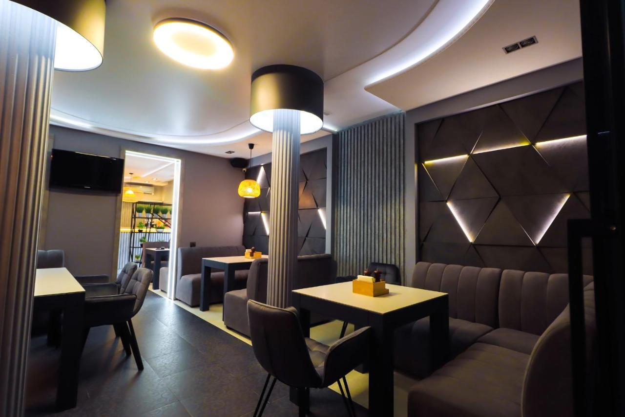 Altin Palace Comrat Luaran gambar